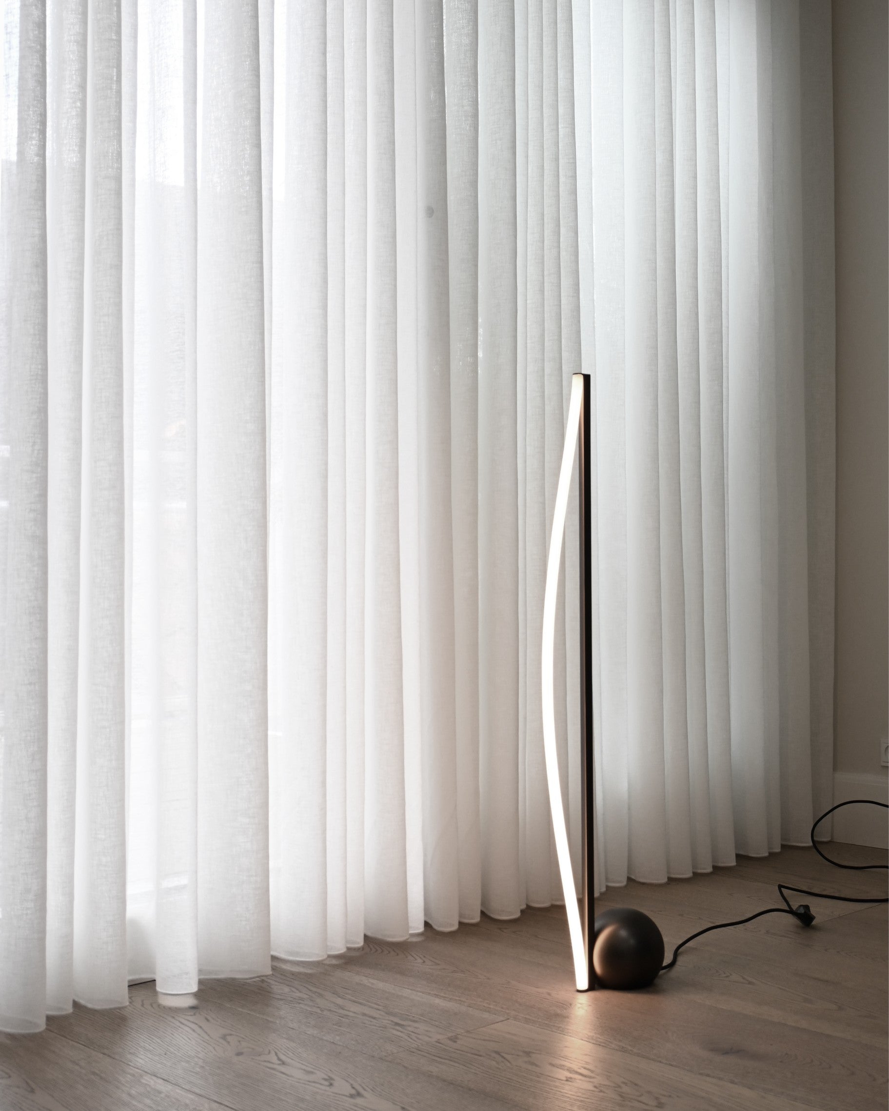 BOW - Floor Lamp