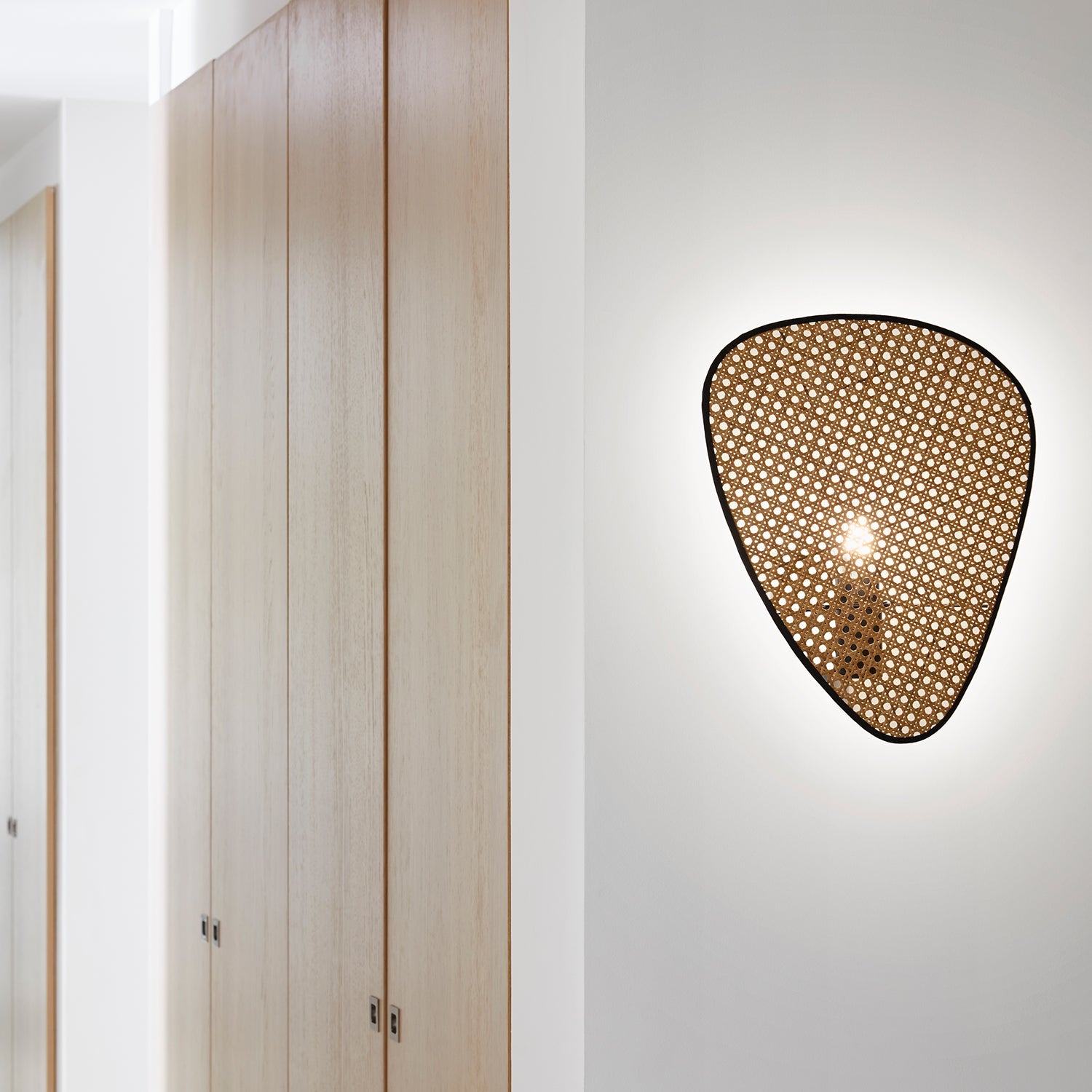 SCREEN - Wall Light