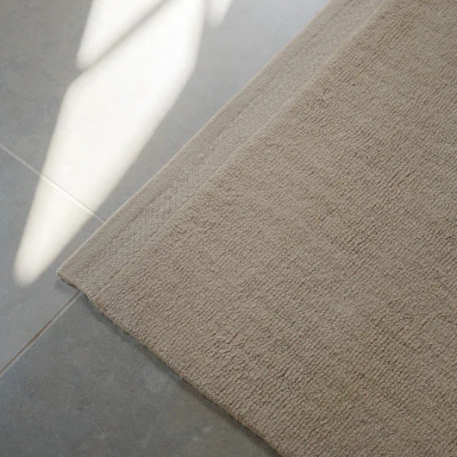 Linie Design Hushed Frame Rug – Luminesy
