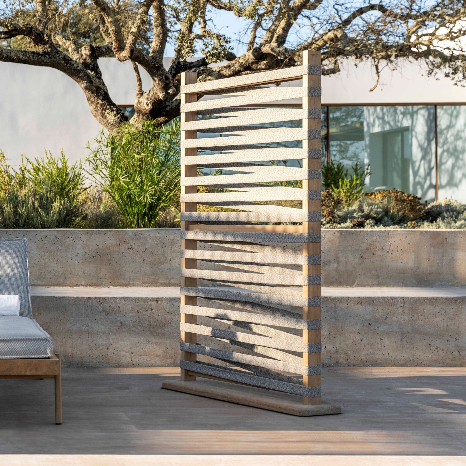 NOA - Outdoor Divider