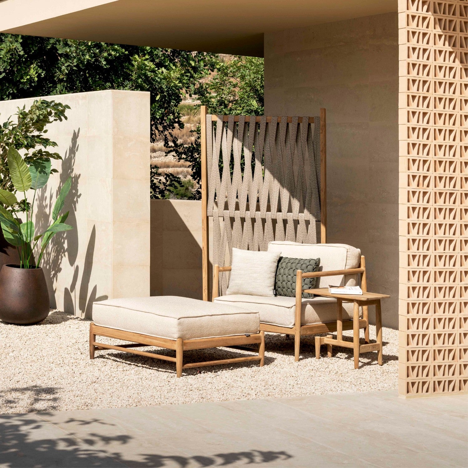 NOA - Outdoor Divider