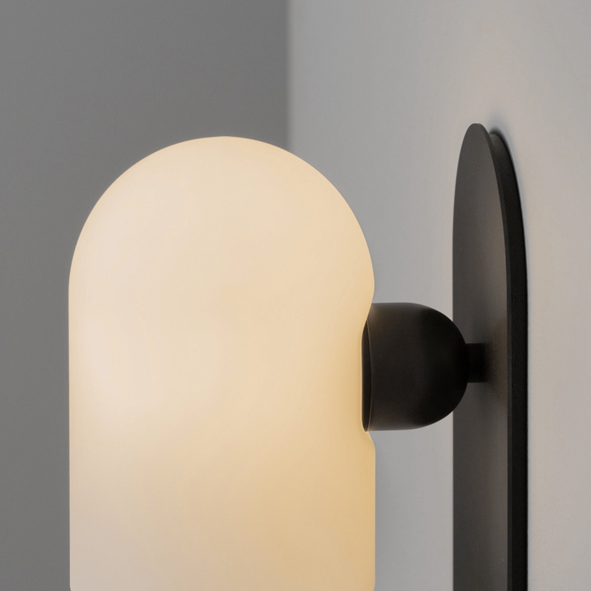 Schwung Odyssey LG Wall Light Gun Metal